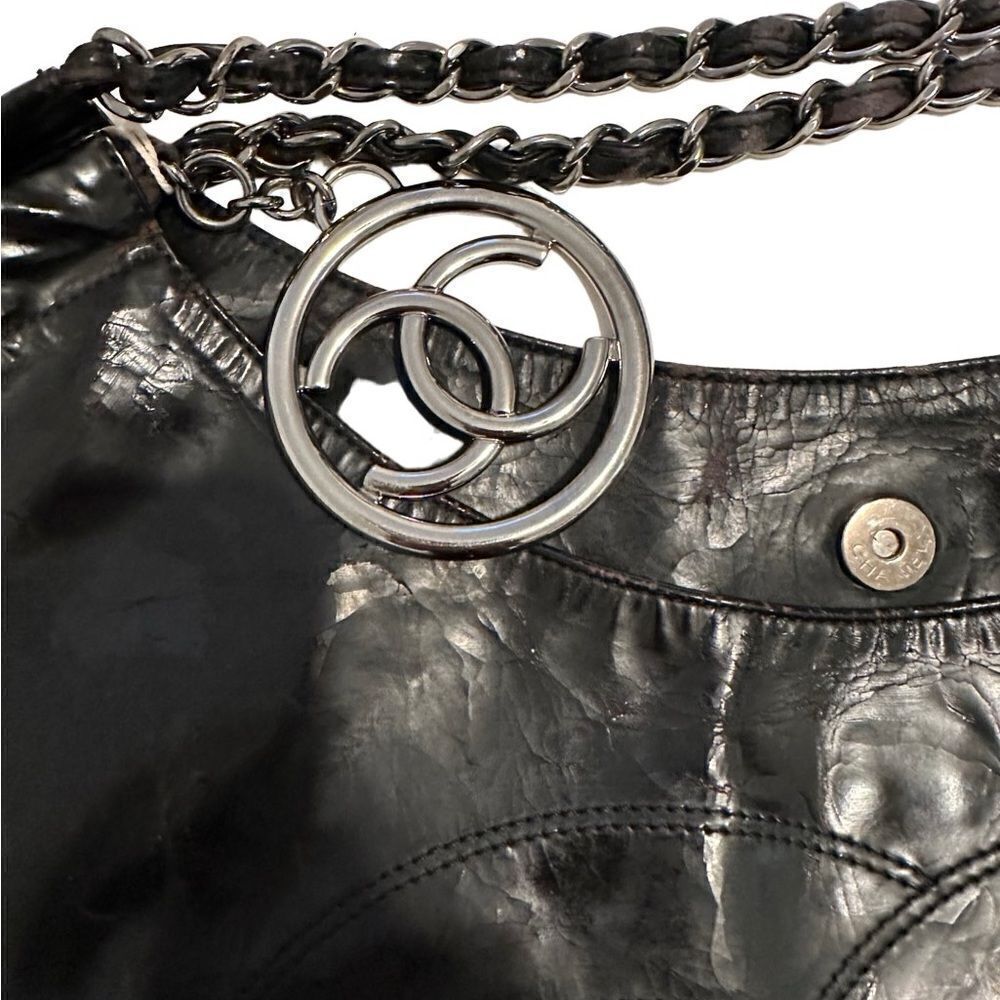 CHANEL Black Quilted Patent Leather Chain Tote with CC Charm - Picture 6 of 16